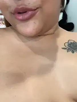 Stripchat Sex Cam of Rosy_BabyDoll