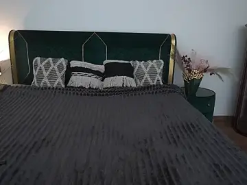 Stripchat Free Porn Cam of MagicPeachh_