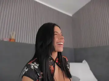 Stripchat Best Webcam of emelie_89
