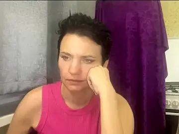 Stripchat Free Live Porn of HotMamaQueen234