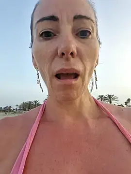 Stripchat Free Porn Cam of milflovelyxxx