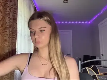 Stripchat Nude Webcam of HoneysPiee
