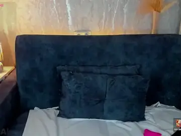 Stripchat Live Sex Cam of Linda_Bryant