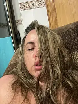 Stripchat Live Sex Cam of laarti