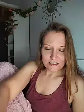 Stripchat Adult Webcam of Candy_Cougar