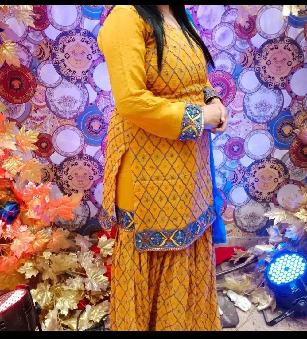 Hot_anshika120