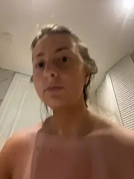 Stripchat Live Sex Cam of curvyflawless