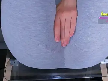 Stripchat Watch Live Sex Cams of Cameltoe_squirt_inPants