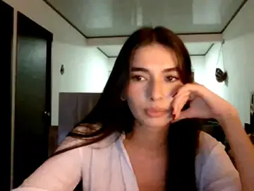 Stripchat Watch Live Sex Cams of Coralinee_01