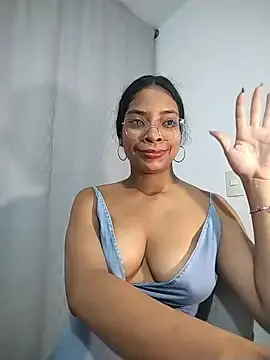 Stripchat Adult Webcam of KATALINA_SANTANA_
