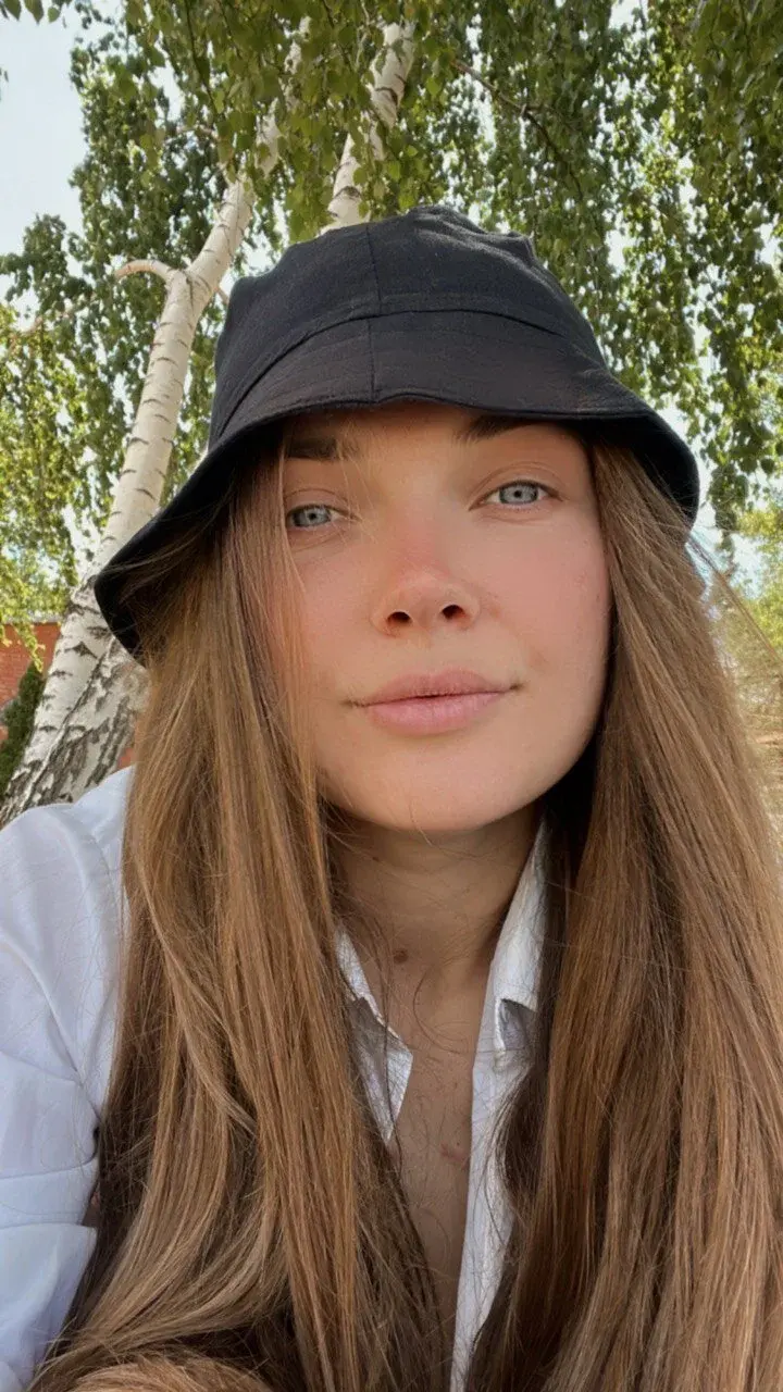 Olivia_shine