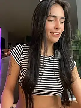 Stripchat Free Live Porn of DaphneUwu