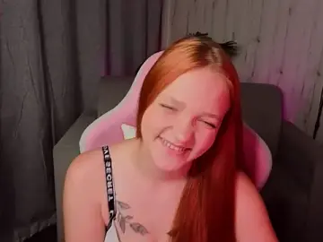 Stripchat Live Sex Cam of Candy_Lirr