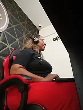 Stripchat Live Sex of AmbarthSmiith2