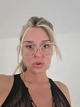 Stripchat Free Porn Cam of SpicyVicky