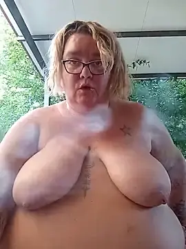 Stripchat Free Porn Cam of diosacurvy1984