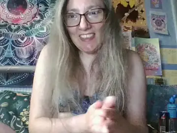Stripchat Live Sex of Izzylove47