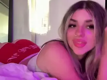 Stripchat Adult Webcam of lolamarie_