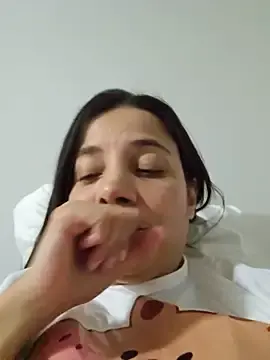 Stripchat Live Sex Cam of miaeyex