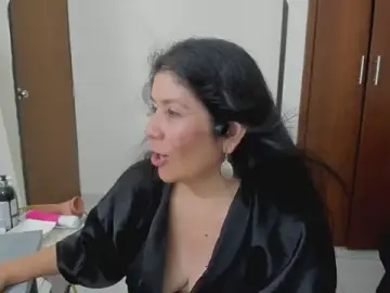Stripchat Adult Webcam of kiraGeiner
