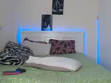 Stripchat Live Sex Cam of midnight_nurse01
