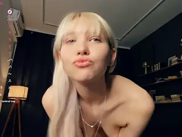 Stripchat Free Porn Cam of DelorisDetrich
