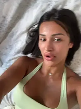 Stripchat Adult Webcam of aliyahmoon