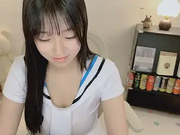 Stripchat Live Sex Cam of Onechestnut