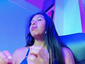 Stripchat Live Sex Cam of Chloe_Martini