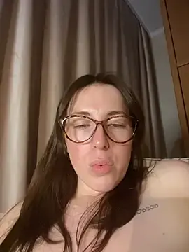 Stripchat Nude Webcam of MommmyYummy