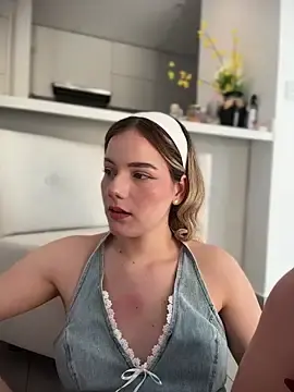 Stripchat Live Sex Cam of NicoleCut