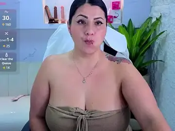 Stripchat Free Porn Cam of angele_roux_tp