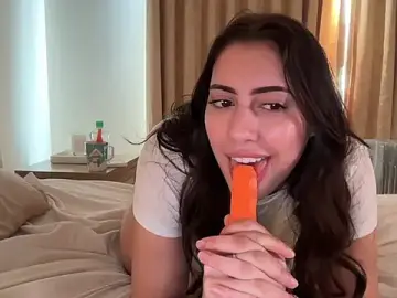 Stripchat Live Sex Cam of sieeena
