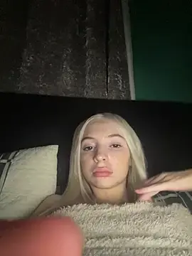 Stripchat Best Webcam of Glowing_Manny_Riah