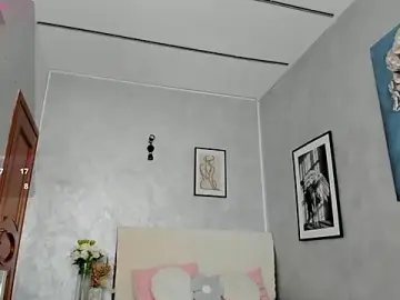 Stripchat Adult Webcams of ElinaMoon_