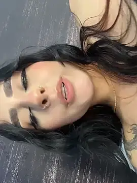 Stripchat Sex Cam of sharlot24