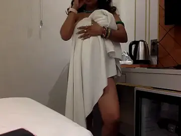 Stripchat Nude Webcam of yourradhika