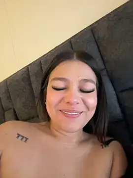 Stripchat Nude Webcam of Alyshanon18