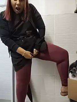 Stripchat Live Sex Cam of RuivaGiMisteriosa