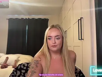 Stripchat Free Live Porn of CurvyWetWife
