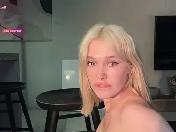 Stripchat Free Live Porn of Golden_Aline
