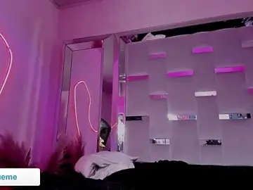 Stripchat Live Sex of Sara_Foxx1
