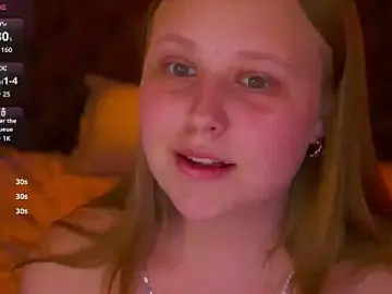 Stripchat Sex Cam of CrystallPaws