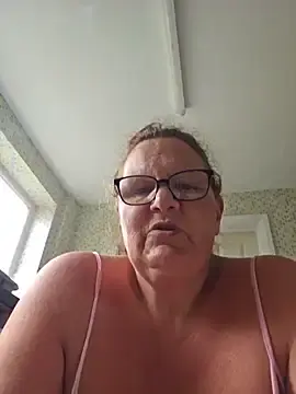 Stripchat Free Porn Cam of MissQueenBeex