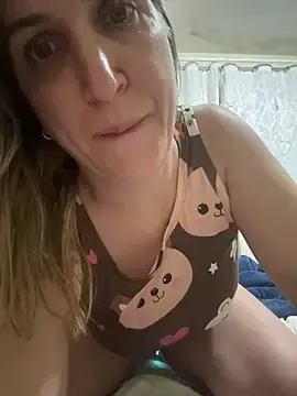 Stripchat Live Sex Cam of Bia_sexynovaes
