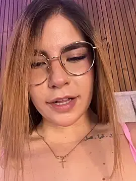 Stripchat Free Porn Cam of stephh_222