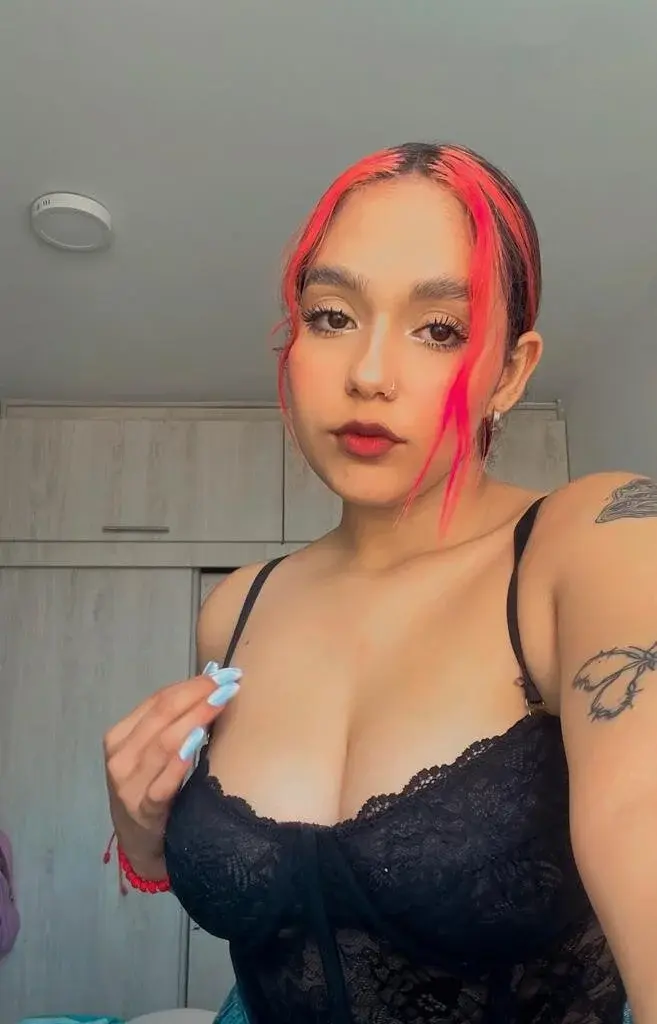 Sabrina_Adams04