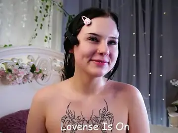 Stripchat Live Sex Cam of MelaineCore