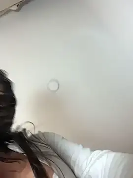 Stripchat Sex Cam of Emmily_19