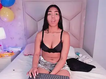 Stripchat Sex Cam of Nasly_Moore